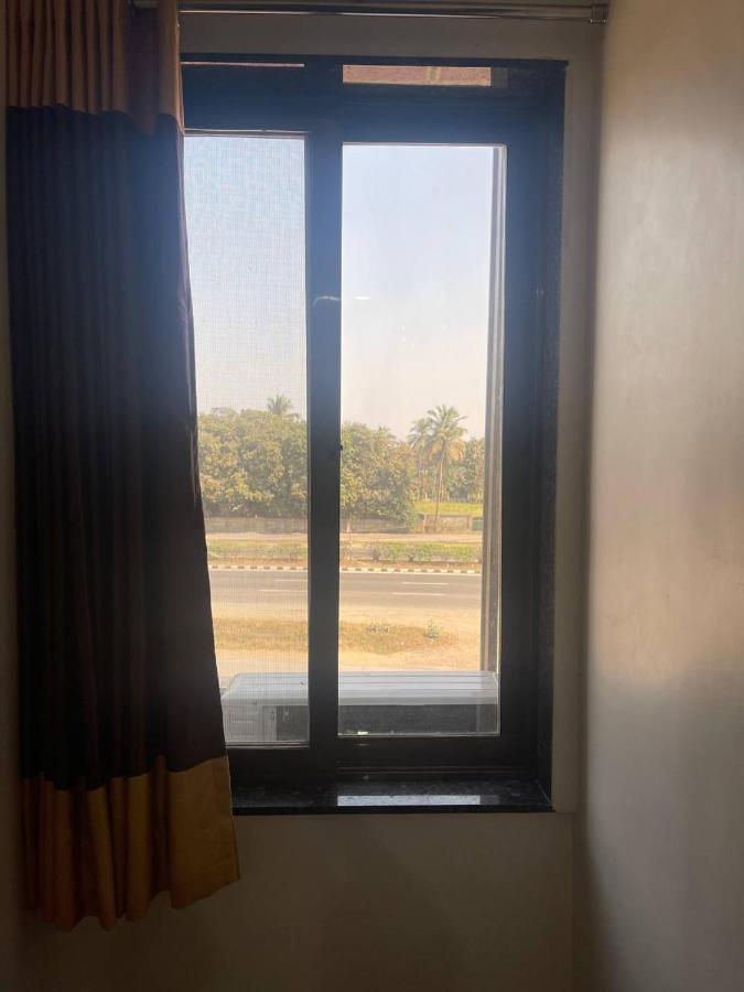 Hotel Nilkanth Navsari Extérieur photo