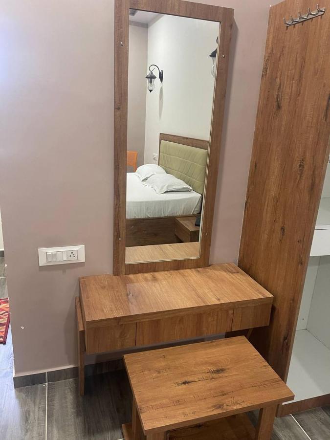 Hotel Nilkanth Navsari Extérieur photo