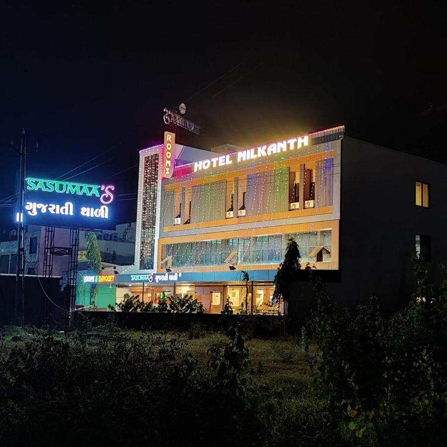 Hotel Nilkanth Navsari Extérieur photo